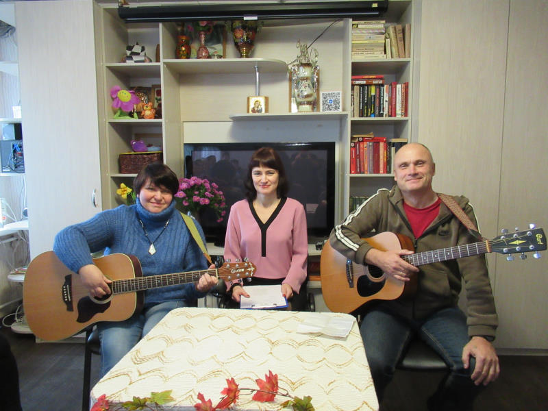 Заворожила осень нас с тобою